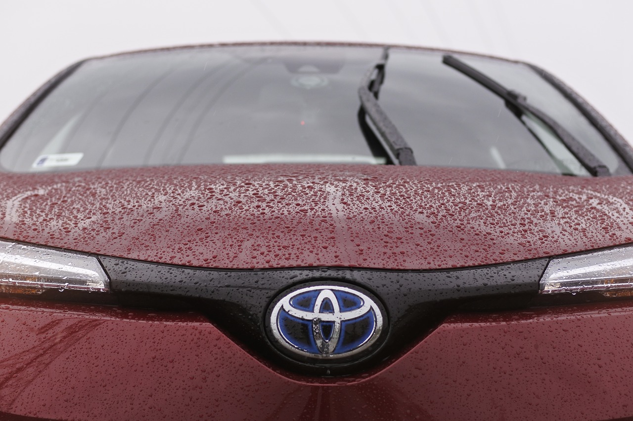 Toyota z nowym patentem na autonomiczny pojazd tankujący