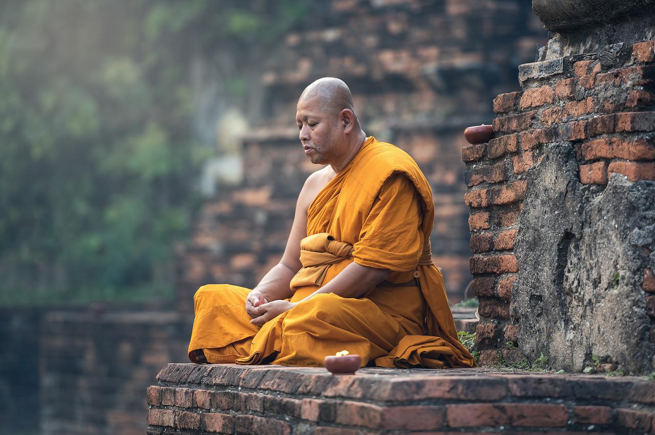 Jaką wiarę wyznają buddyjscy mnisi