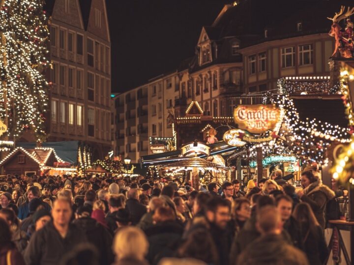 Jarmarki bożonarodzeniowe za granicą: Wiedeń zaskakuje wysokimi cenami