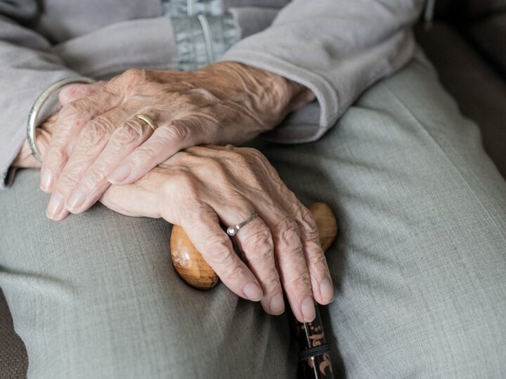 Nowe badanie wskazuje, że złe nawyki żywieniowe mogą przyczyniać się do rozwoju choroby Alzheimera