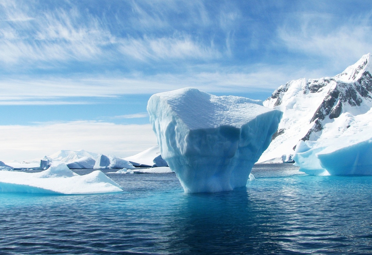 Alarmujące doniesienia naukowców: Lód morski w Arktyce może deficytowo zanikać już w następnej dekadzie