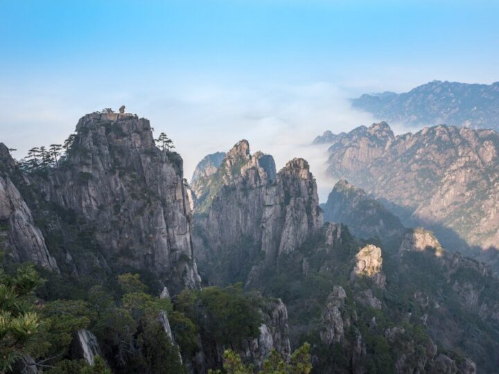Góry Tien Szan – historia i ciekawostki o majestatycznych szczytach Azji